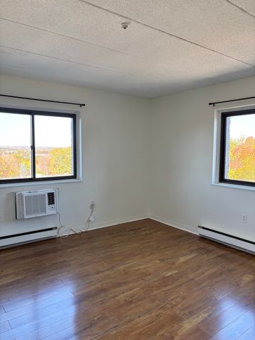 308 Quarry St 501, Quincy, MA 02169
