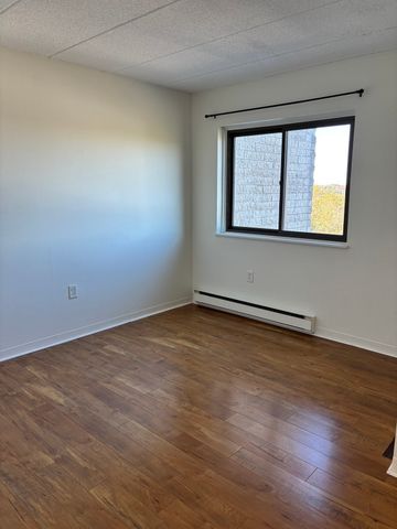 308 Quarry St 501, Quincy, MA 02169