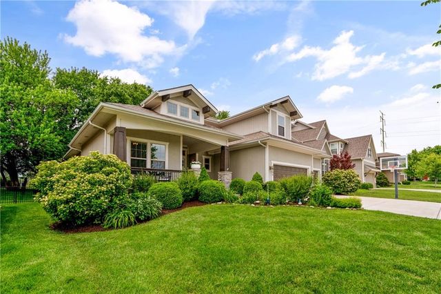 10736 S Palisade Street, Olathe, KS 66061