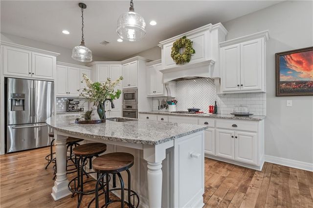 10736 S Palisade Street, Olathe, KS 66061