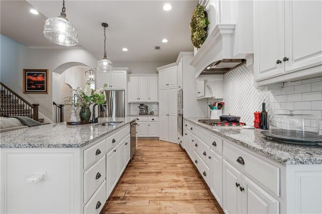 10736 S Palisade Street, Olathe, KS 66061
