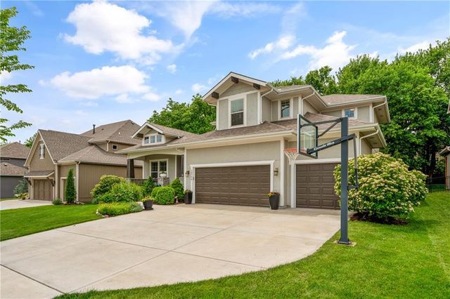 10736 S Palisade Street, Olathe, KS 66061