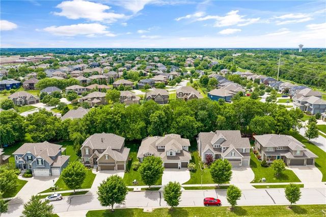 10736 S Palisade Street, Olathe, KS 66061