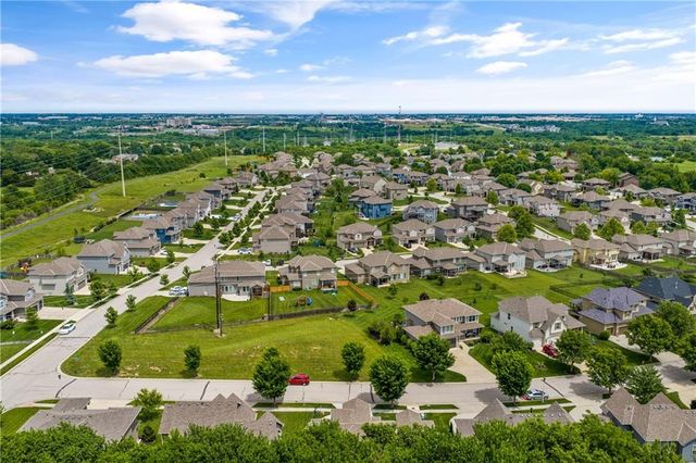 10736 S Palisade Street, Olathe, KS 66061