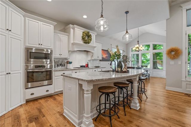 10736 S Palisade Street, Olathe, KS 66061
