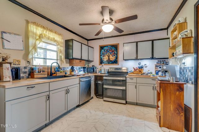 111 Clinch Valley Road, Eidson, TN 37731