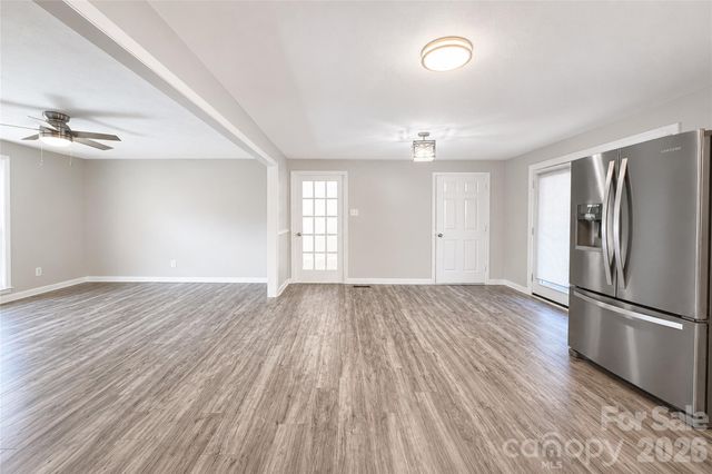 2121 24th Street NE, Hickory, NC 28601