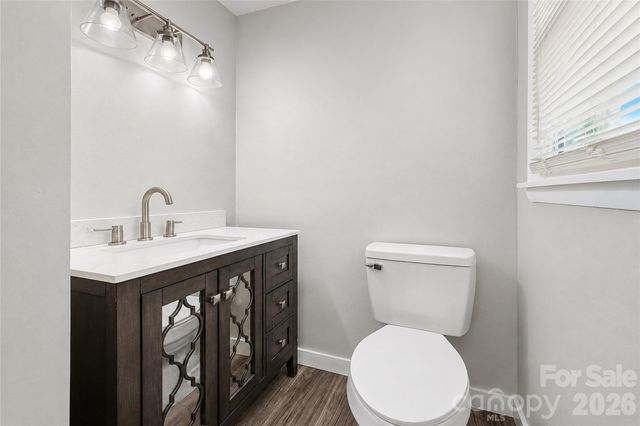 2121 24th Street NE, Hickory, NC 28601