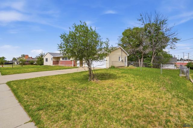 2004 9TH AVE, Rapid City, SD 57701