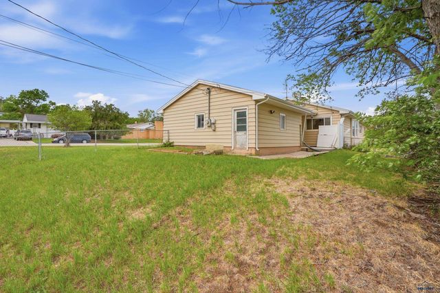 2004 9TH AVE, Rapid City, SD 57701