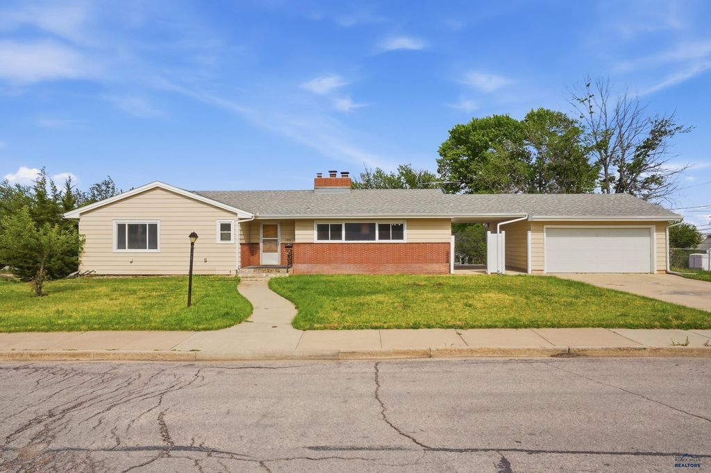 2004 9TH AVE, Rapid City, SD 57701