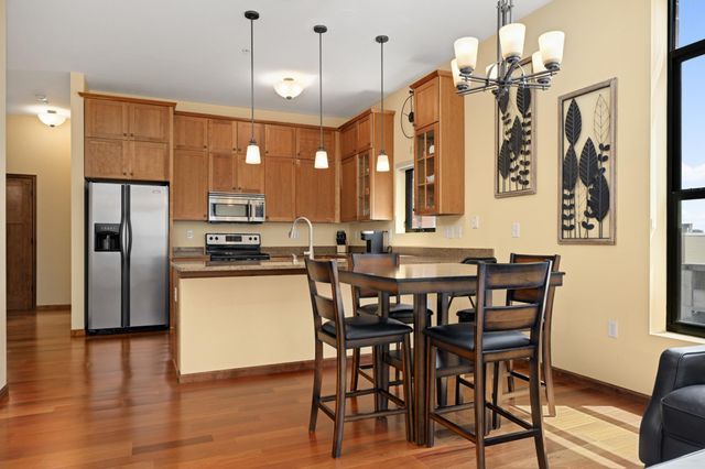 270 4th Street E 309, Saint Paul, MN 55101