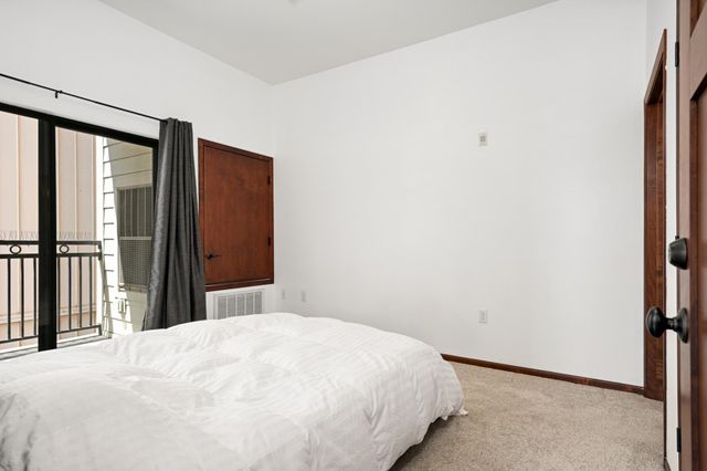 270 4th Street E 309, Saint Paul, MN 55101