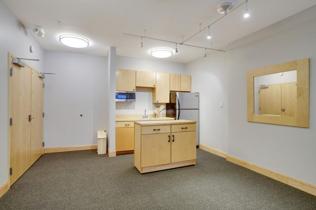 270 4th Street E 309, Saint Paul, MN 55101