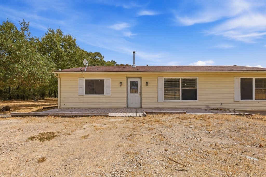 1005 Hickey Court, Granbury, TX 76049 — photo 2