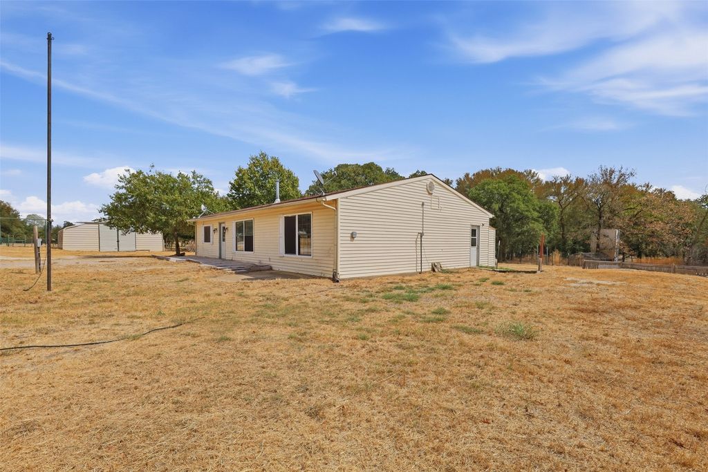 1005 Hickey Court, Granbury, TX 76049 — photo 4