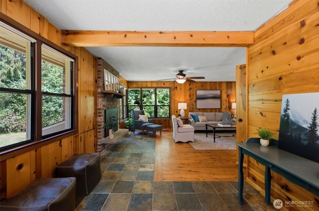 10146 Banner Road SE, Olalla, WA 98359