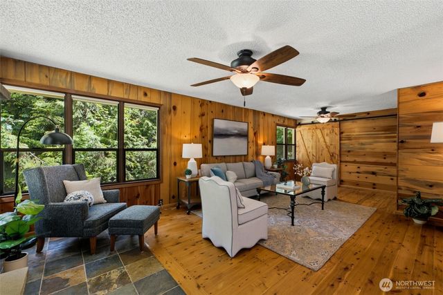 10146 Banner Road SE, Olalla, WA 98359