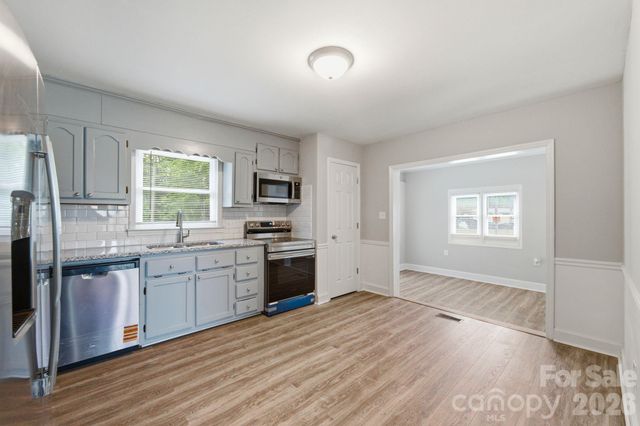 2917 Dalecrest Drive, Charlotte, NC 28269