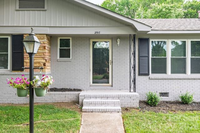 2917 Dalecrest Drive, Charlotte, NC 28269