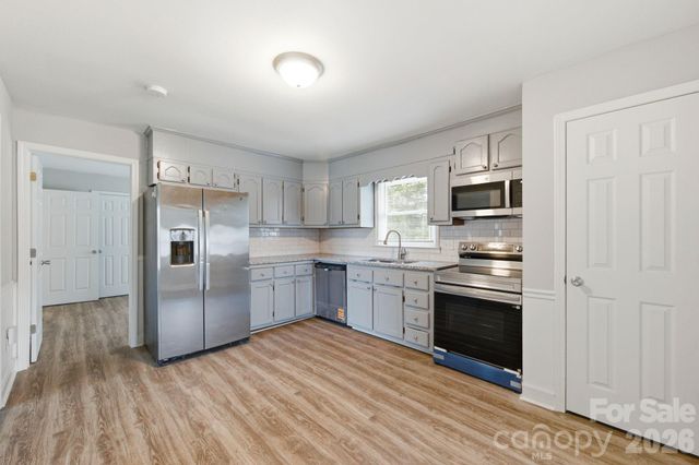 2917 Dalecrest Drive, Charlotte, NC 28269