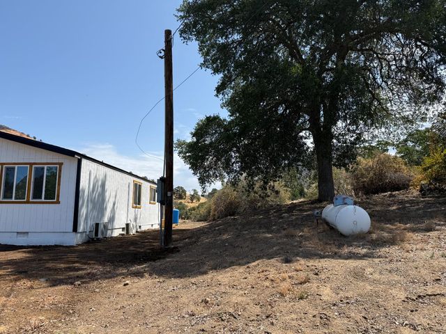 1248 Crane Lane, Yokuts Valley, CA 93675