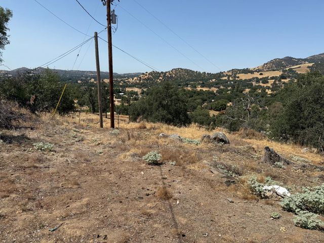 1248 Crane Lane, Yokuts Valley, CA 93675