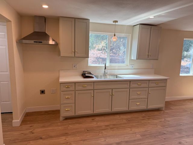 1248 Crane Lane, Yokuts Valley, CA 93675