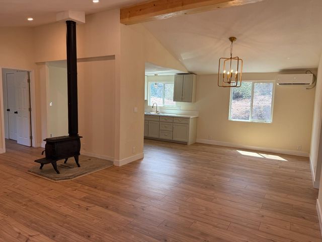 1248 Crane Lane, Yokuts Valley, CA 93675