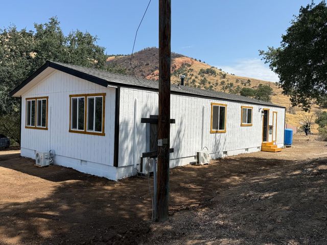 1248 Crane Lane, Yokuts Valley, CA 93675