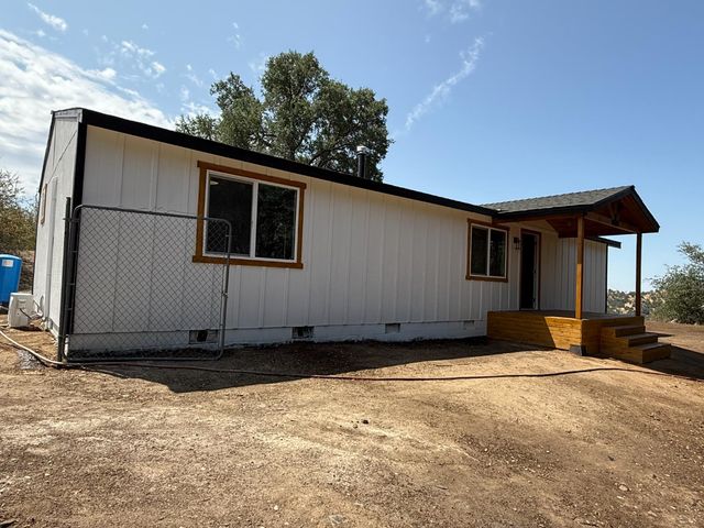 1248 Crane Lane, Yokuts Valley, CA 93675