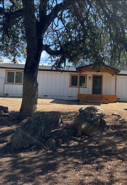 1248 Crane Lane, Yokuts Valley, CA 93675
