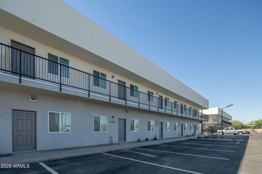 2121 W Adams Street, Phoenix, AZ 85009 — exterior