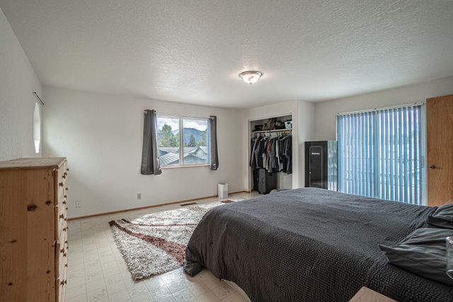 1457 SW Silver Maple Way, Grants Pass, OR 97526