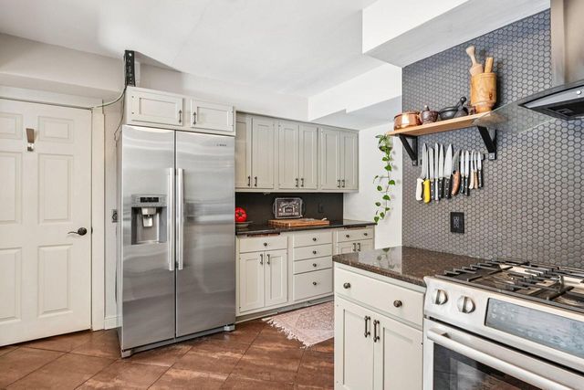 1425 E Fairy Chasm ROAD, Bayside, WI 53217