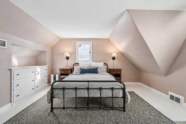 1425 E Fairy Chasm ROAD, Bayside, WI 53217