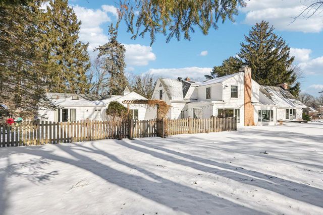 1425 E Fairy Chasm ROAD, Bayside, WI 53217