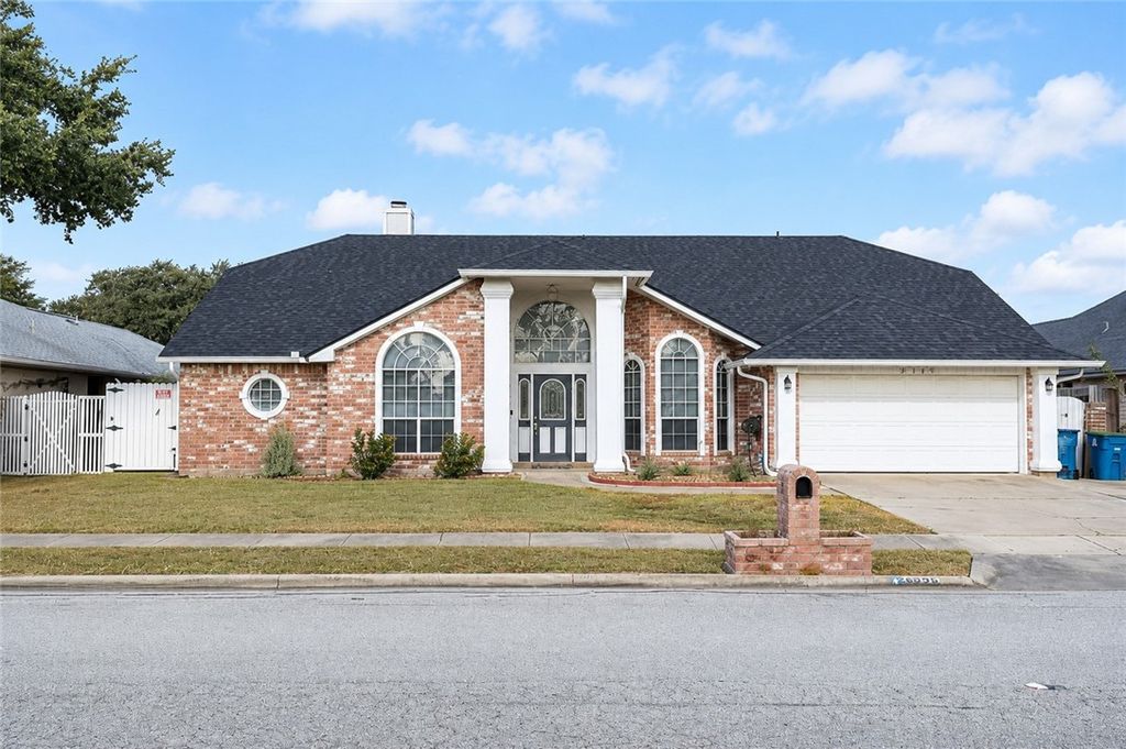 2325 Memorial Pkwy, Portland, TX 78374 — exterior