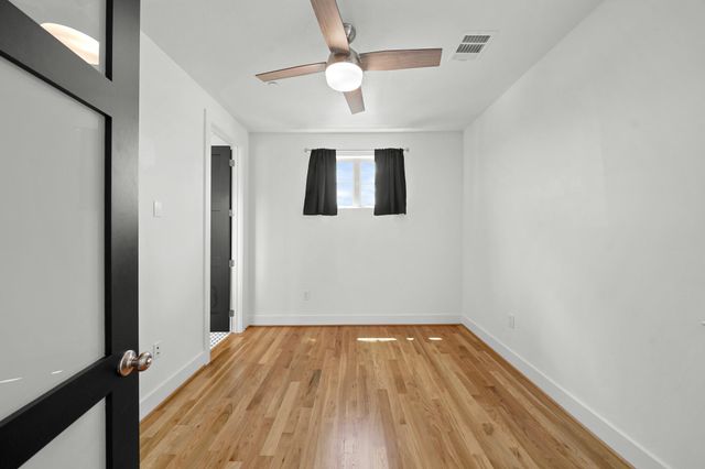 5345 Larkin Street, Houston, TX 77007