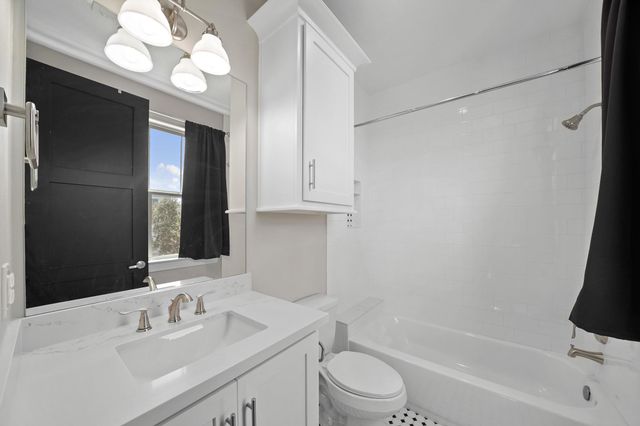 5345 Larkin Street, Houston, TX 77007
