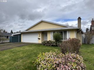 140 NELSON Ln, Gladstone, OR 97027