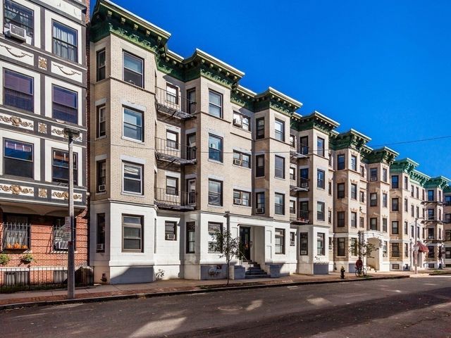 65 Burbank St. 17, Boston, MA 02115