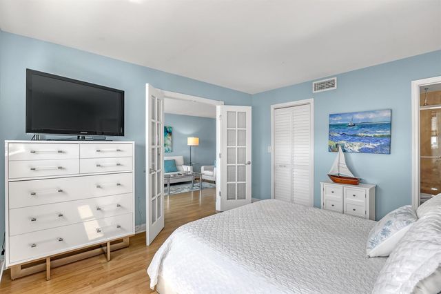 689 NE 6th Court 402, Boynton Beach, FL 33435