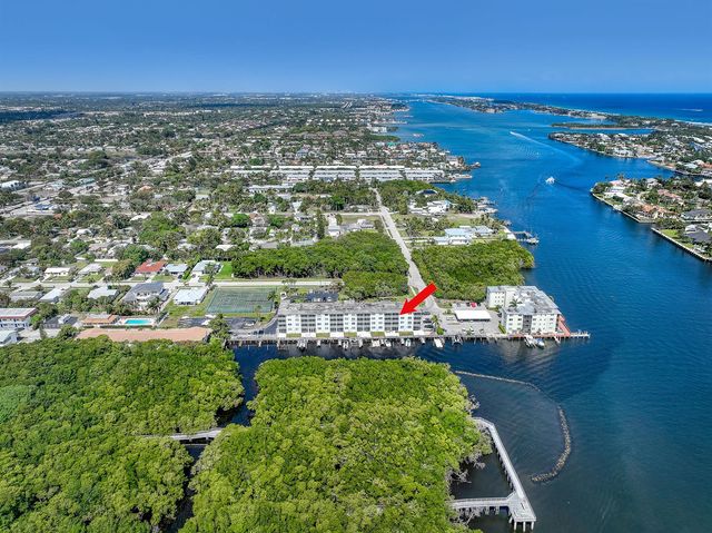 689 NE 6th Court 402, Boynton Beach, FL 33435