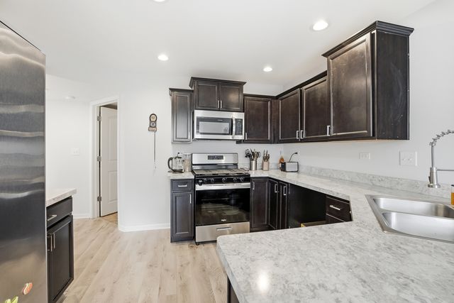 171 Maryland Lane, Pingree Grove, IL 60140