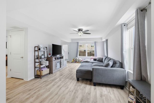 171 Maryland Lane, Pingree Grove, IL 60140