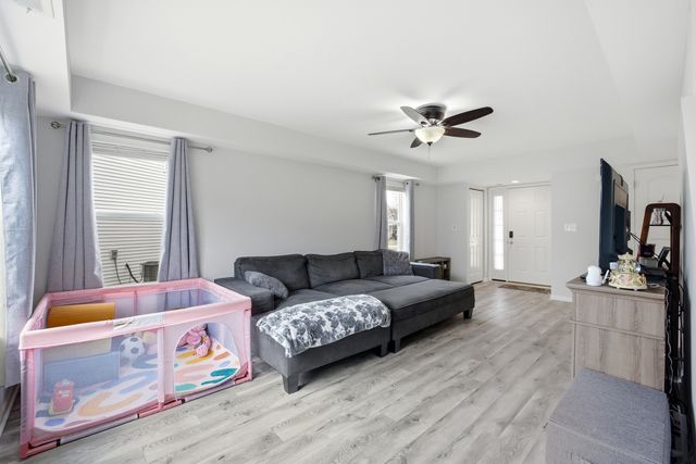 171 Maryland Lane, Pingree Grove, IL 60140