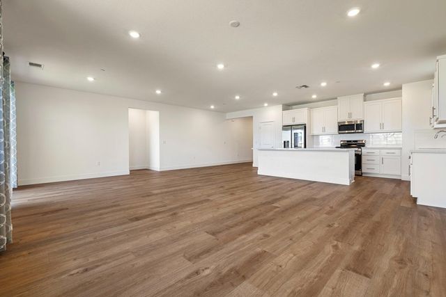 2209 Greenhorn Rd, Patterson, CA 95363