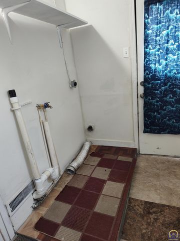 215 New Jersey AVE, Holton, KS 66436