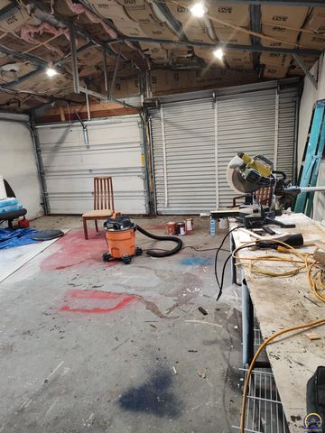 215 New Jersey AVE, Holton, KS 66436